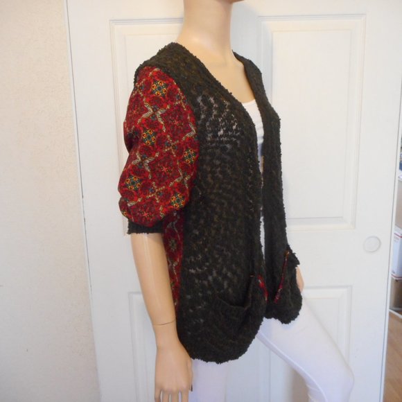 Buckle BKE BOUTIQUE Cardigan Red Print Size Medium - Picture 4 of 10